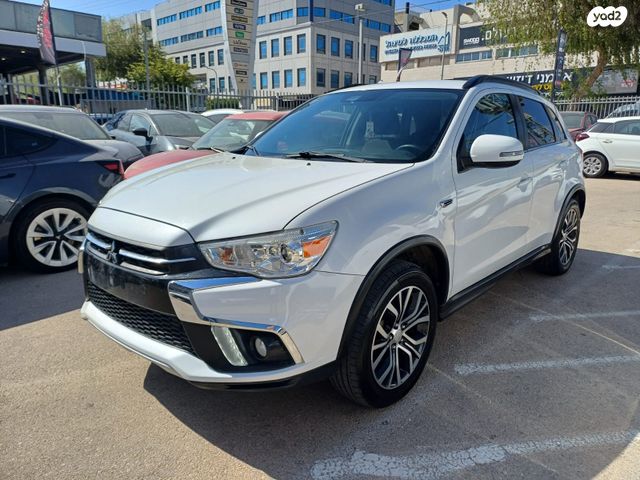 מודעת רכב מיצובישי ASX