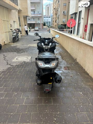 מודעת רכב קימקו דאון-טאון 350
