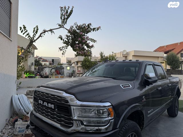 מודעת רכב דודג'