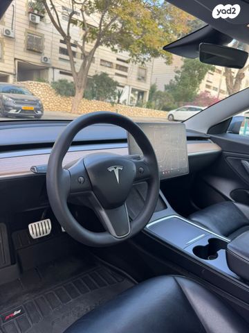 מודעת רכב טסלה מודל 3