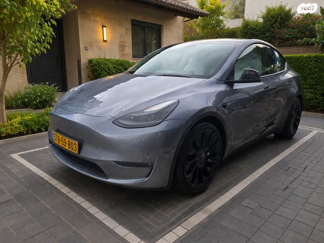 מודעת רכב טסלה מודל Y