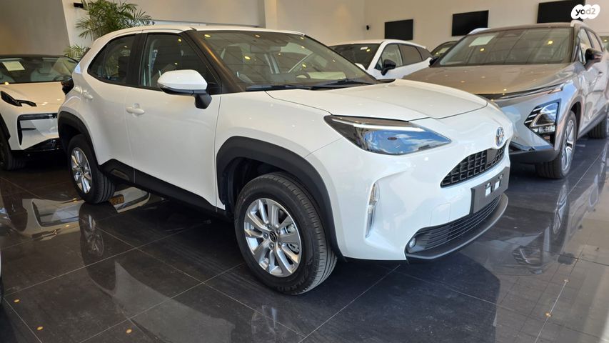 מודעת רכב טויוטה יאריס קרוס