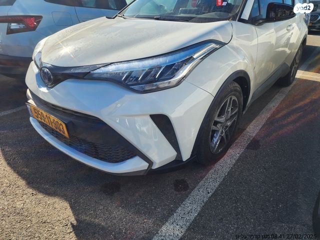 מודעת רכב טויוטה C-HR