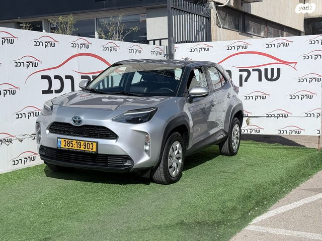 מודעת רכב טויוטה יאריס קרוס