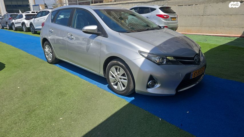 מודעת רכב טויוטה אוריס