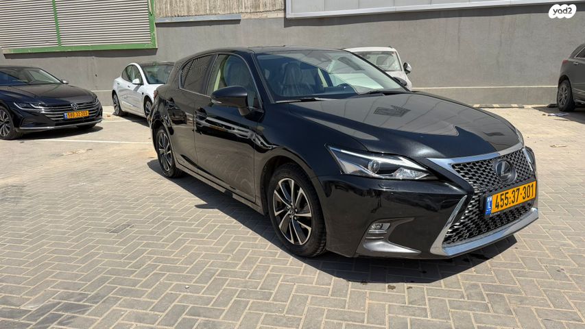 מודעת רכב לקסוס CT