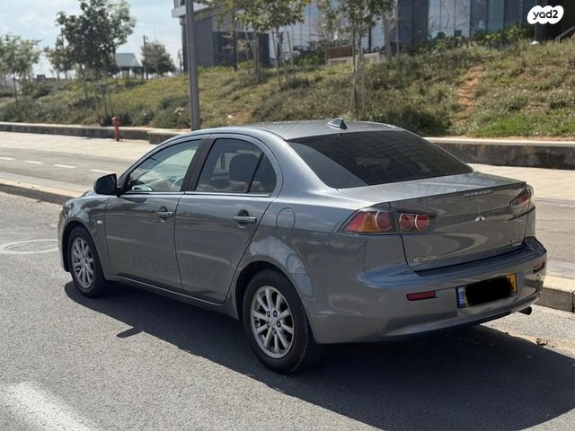 מודעת רכב מיצובישי לנסר