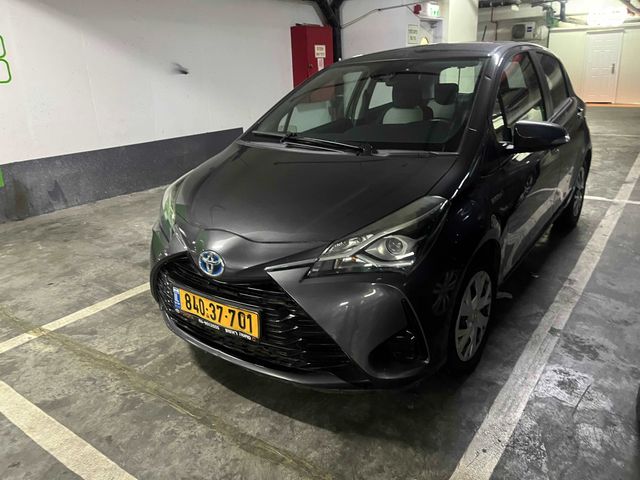 מודעת רכב טויוטה יאריס 2