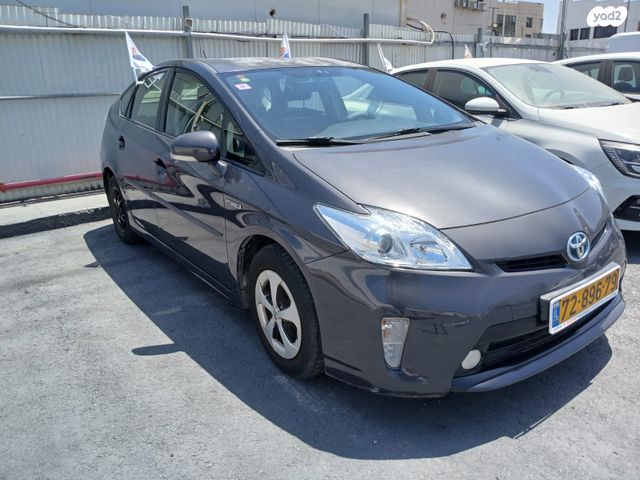 מודעת רכב טויוטה פריוס
