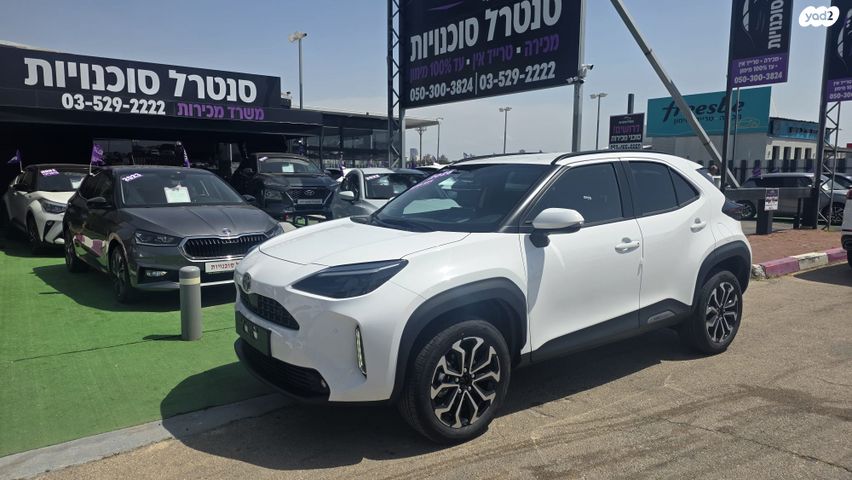 מודעת רכב טויוטה יאריס קרוס