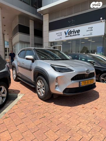 מודעת רכב טויוטה יאריס קרוס