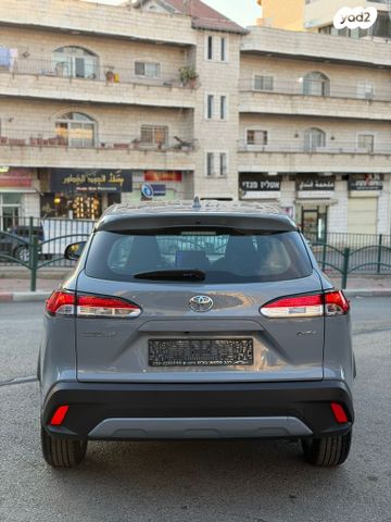 מודעת רכב טויוטה קורולה קרוס 2