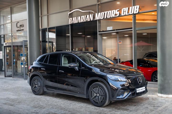מודעת רכב מרצדס-בנץ EQE SUV