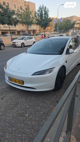 מודעת רכב טסלה מודל 3