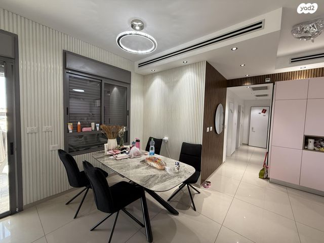 שדרות עמק חפר 28