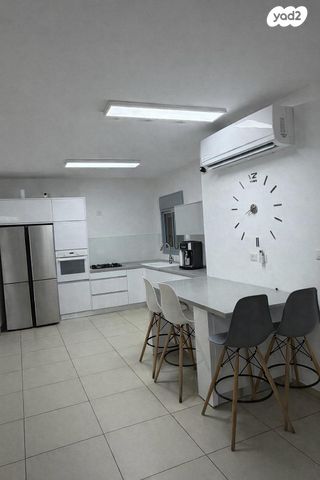 דרך מנחם בגין 118