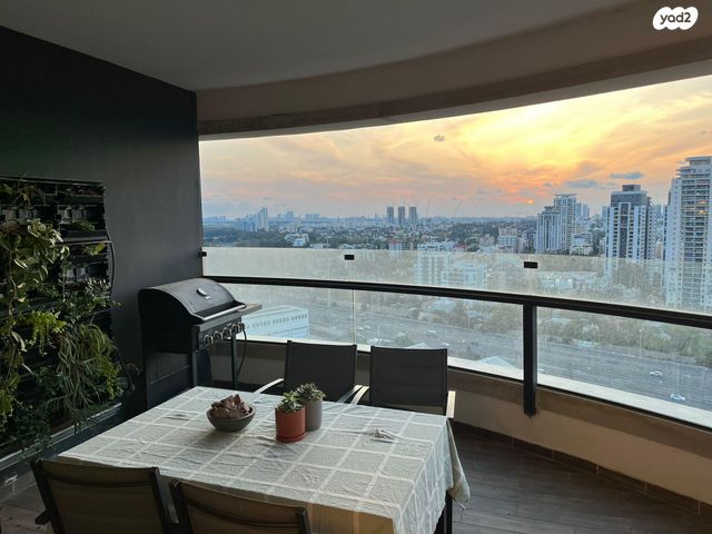 יצחק נבון 21