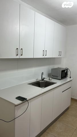 גיורא יוספטל 19