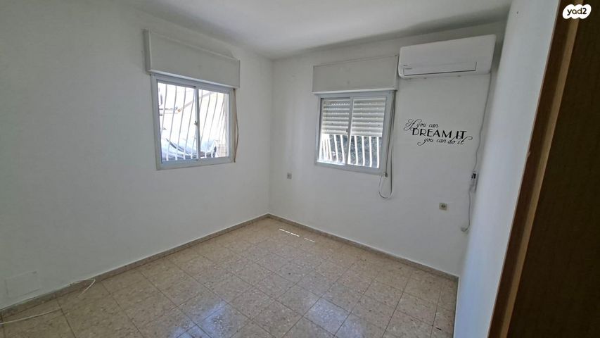 עין שמש 13