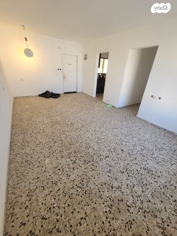 ישראל אבו חצירא 