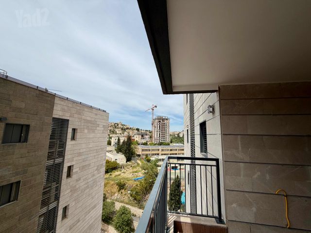 דירה למכירה בירושלים (תיווך) — 4