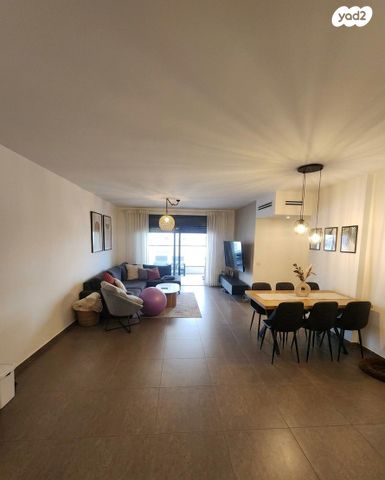 שדרות בן צבי 126