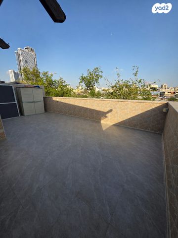 גג/ פנטהאוז, אזור תעשיה, בת ים