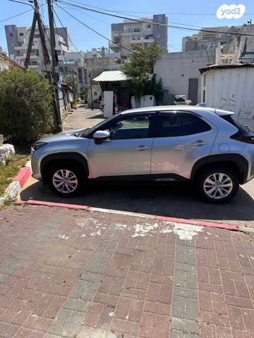 מודעת רכב טויוטה יאריס קרוס
