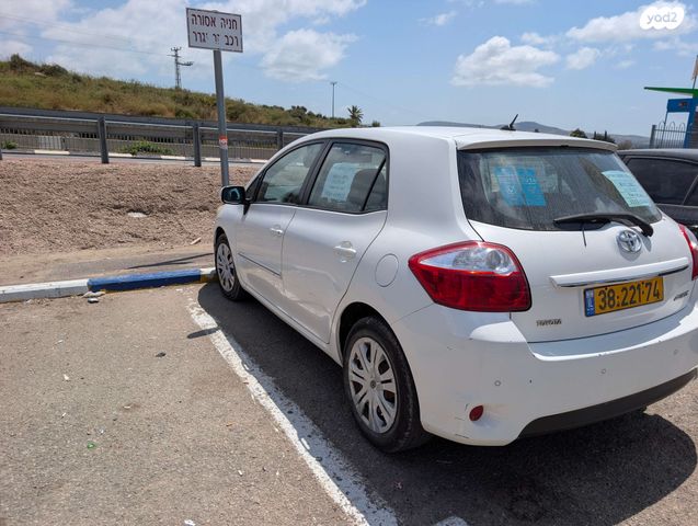 מודעת רכב טויוטה אוריס