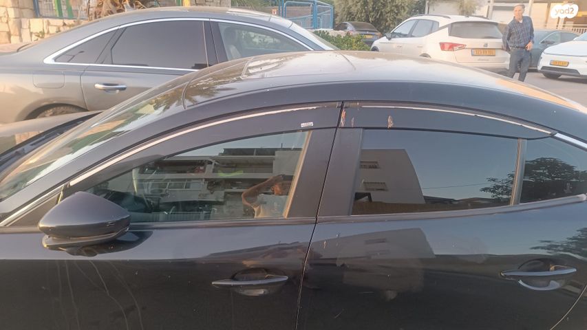 מודעת רכב מאזדה 3