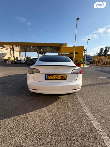 מודעת רכב טסלה מודל 3
