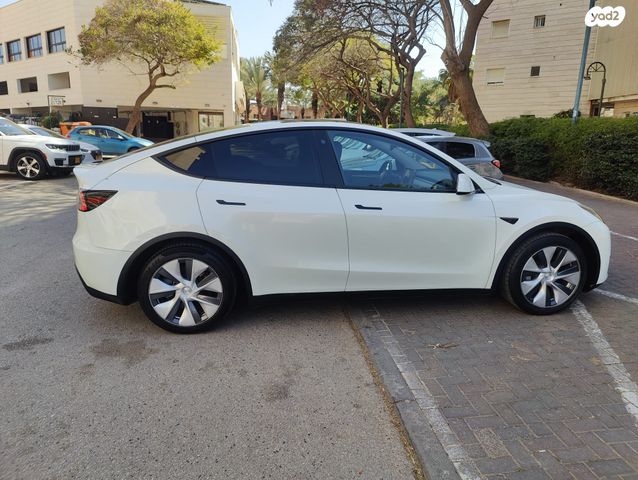 מודעת רכב טסלה מודל Y