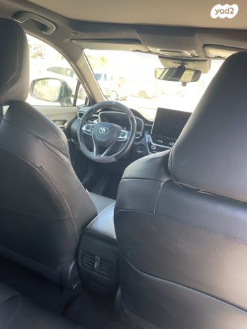 מודעת רכב טויוטה קורולה קרוס