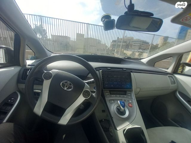 מודעת רכב טויוטה פריוס
