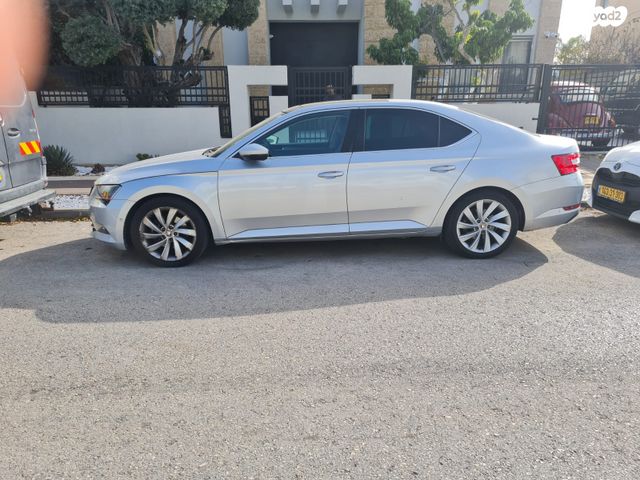 מודעת רכב סקודה סופרב