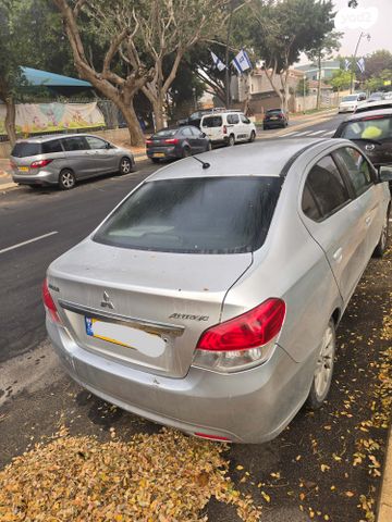 מודעת רכב מיצובישי אטראז'