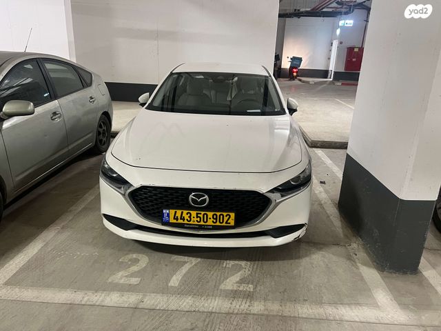 מודעת רכב מאזדה 3