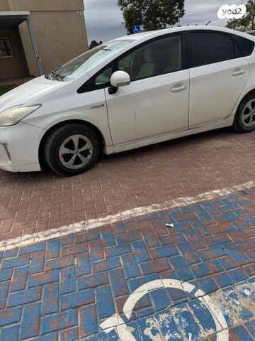 מודעת רכב טויוטה פריוס