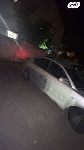 מודעת רכב מאזדה 3
