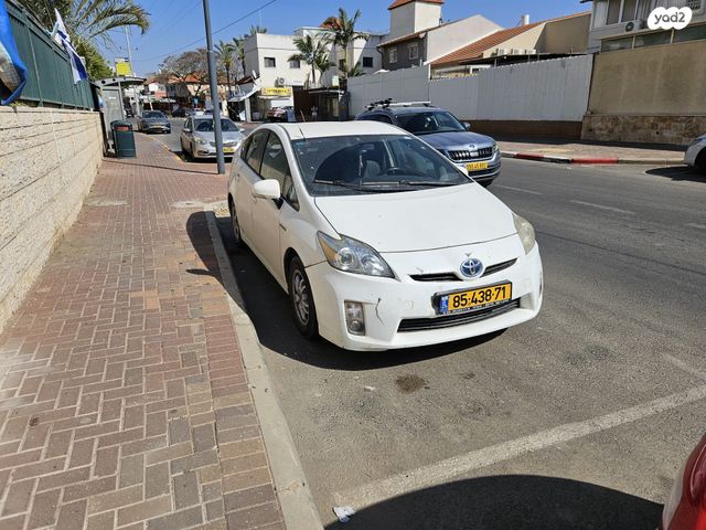 מודעת רכב טויוטה פריוס