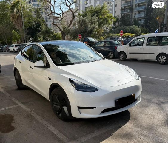 מודעת רכב טסלה מודל Y