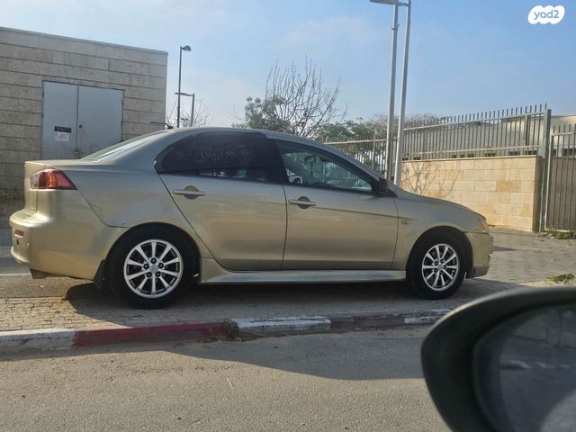 מודעת רכב מיצובישי לנסר