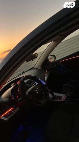 מודעת רכב מאזדה 3