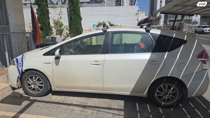 מודעת רכב טויוטה פריוס פלוס