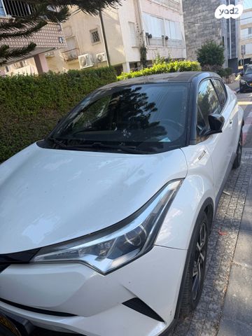 מודעת רכב טויוטה C-HR