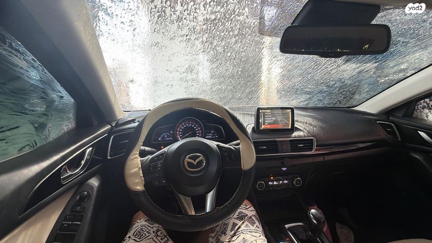 מודעת רכב מאזדה 3