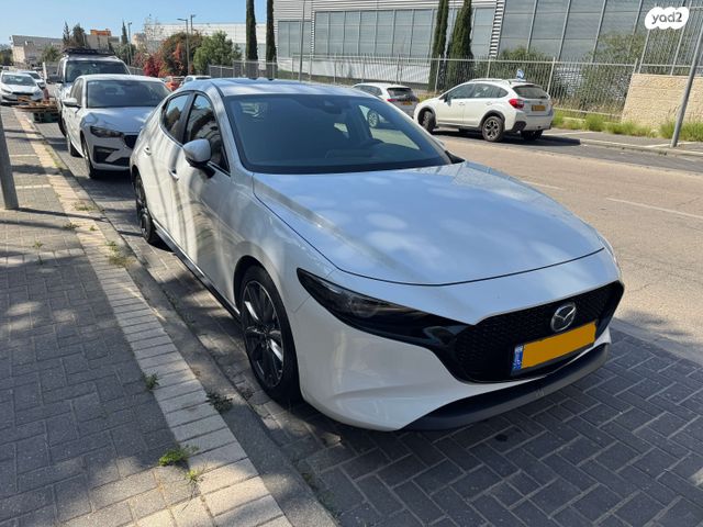 מודעת רכב מאזדה 3