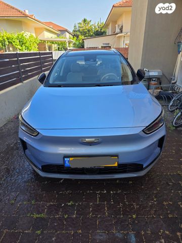 מודעת רכב ג׳ילי Geometry C