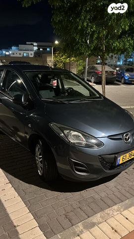 מודעת רכב מאזדה 2