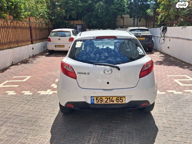 מודעת רכב מאזדה 2